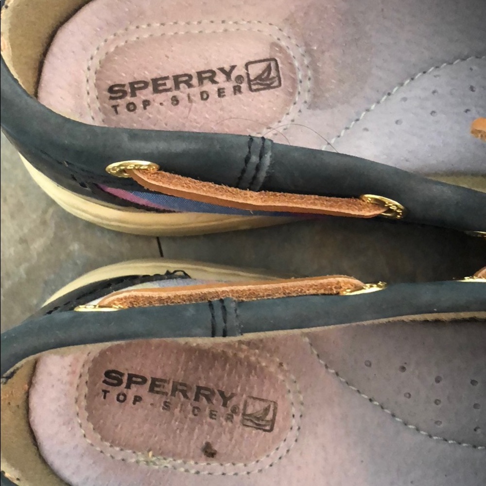 Sperry - Picture 2 of 2